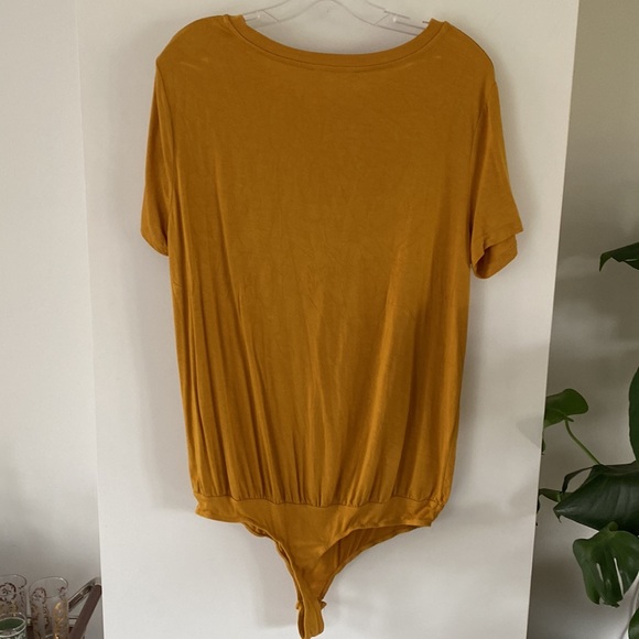 ELODIE mustard yellow tee shirt bodysuit thong top short sleeve L large - Picture 4 of 5